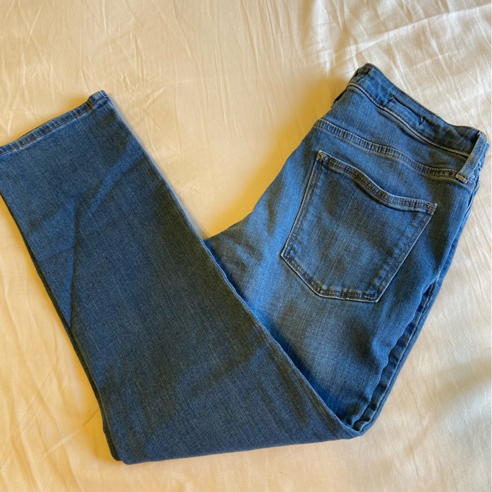 Universal Thread High Rise Slim Straight Classic Blue Denim Jeans Size 8/29